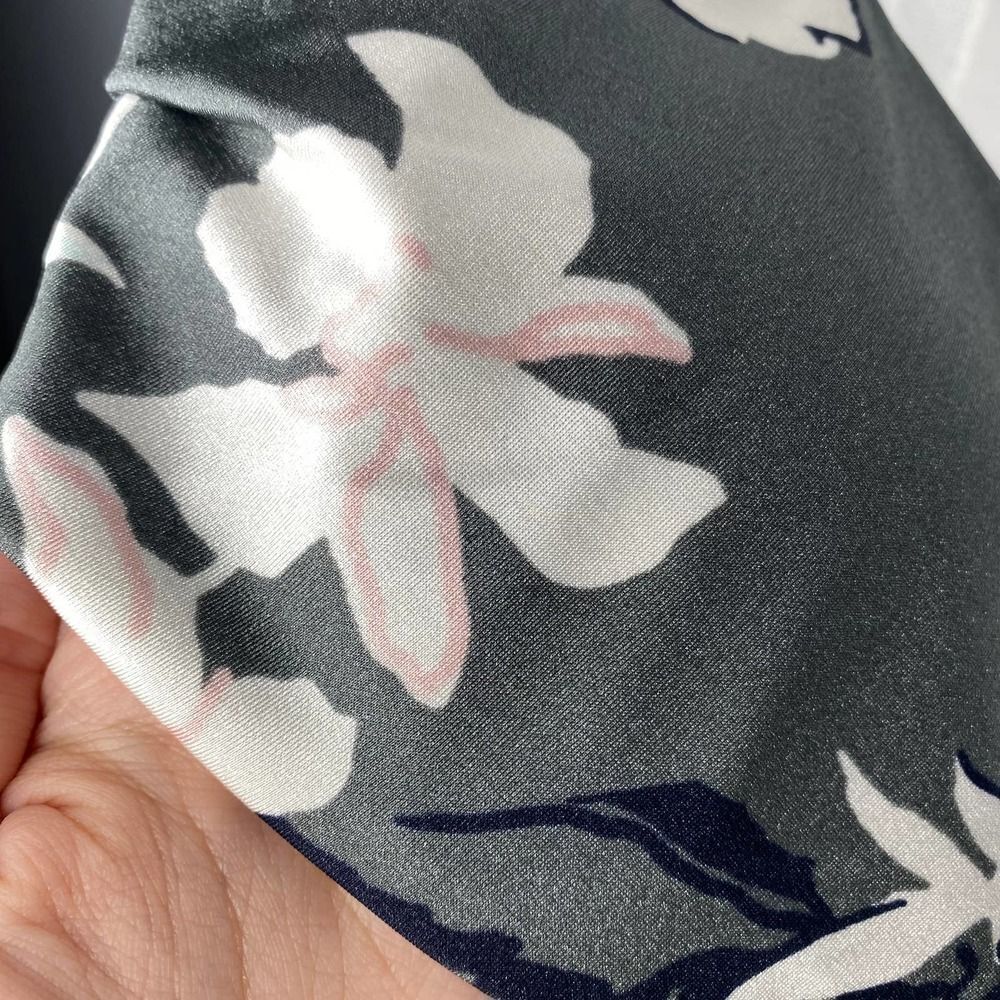 Athleta Aqualuxe Floral Wildflower Adjustable Bra-Sized Bikini Top 36B/C Gray - Picture 8 of 12